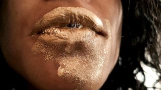 PORN IS BEAUTIFUL: Foot Fetish, Peeing, Drool, Close-up, Gold body-SOLVEIG