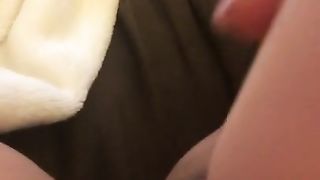 TICKLING MY CLIT WITH ELECTRIC TOOTHBRUSH FEELS SO GOOD AND MAKES ME CUM HARD!