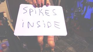 STRIEMENSNOL met GEILE HOERENSPENEN MET PRIKKERS IN DE CUPS