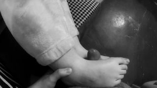 I Cum on her Feet while she's Playing PS4 | she Ignores my Tiny Cock | POV