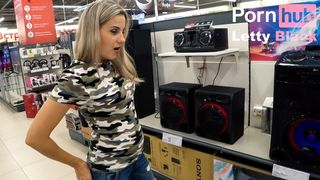 Sound Control Vibrator in Public - no Orgasm, no Fuck, no Cumshot, but Fun