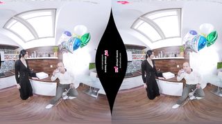 German Shemale got Dirty Delivery