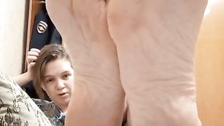 Доминирую над тупыми девочками сучками.