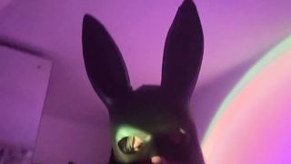 Incognito Girl does not take off her Mask