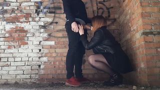 A student in pantyhose stretched the guy's ass on abandoned