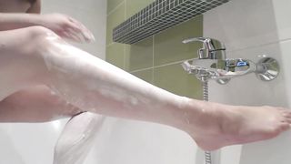Full body shaving fetish in a foam bathtub - Izabell bdsm