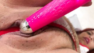 La novia de mi mejor amigo se masturba y me envía su video, ¿la conoces?