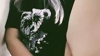 Hardcore Heavy-Metal Bunny rides her vibrator and fucks herself up against a wall (spanking)