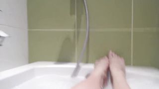 Foot games in the bathtub - Izabell bdsm