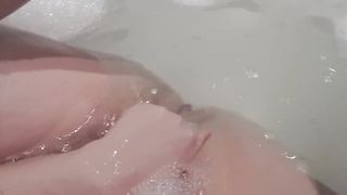 Foot games in the bathtub - Izabell bdsm