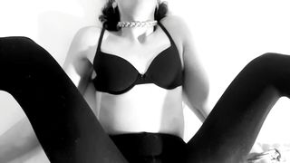 KInktober day 24 - PET PLAY KINK - Playing with my kitten until she SQUIRTS!