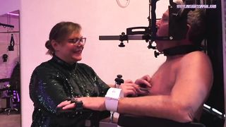 Dominatrix Mistress April - Berlins Sins