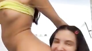 2 hot babes eat each other out