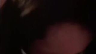 鏡の前で奥をピストンされて喘ぎイキまくりな激エロ人妻