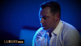 Tiffany Leiddi submitted to 3 men