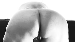 Fat BBW amateur Spanish milf dances on the couch showing off her huge ass.