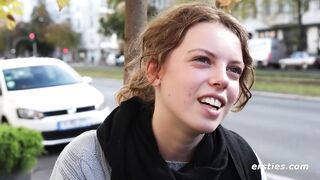 Ersties - Liliths BDSM-Fantasie mit 2 Frauen wird wahr