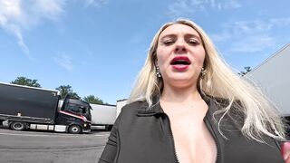 Domina stellt Amazon Prime Typ zur Rede